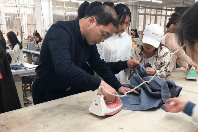 下载 (2).jpg